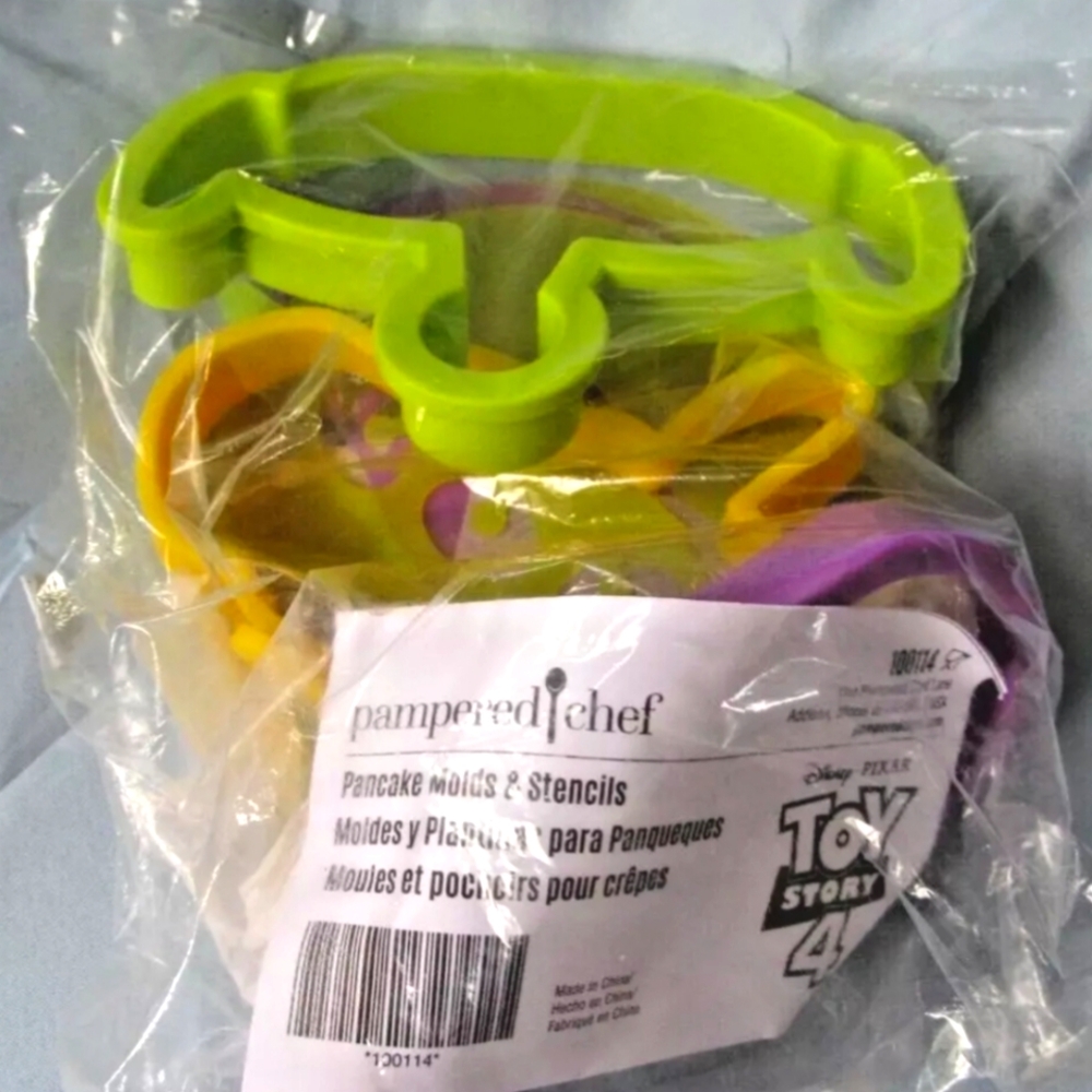 PAMPERED CHEF Toy Story 4 Pancake Molds #100114 Buzz Woddy NEW!